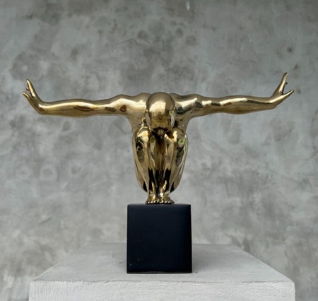 Athlet aus polierter Bronze